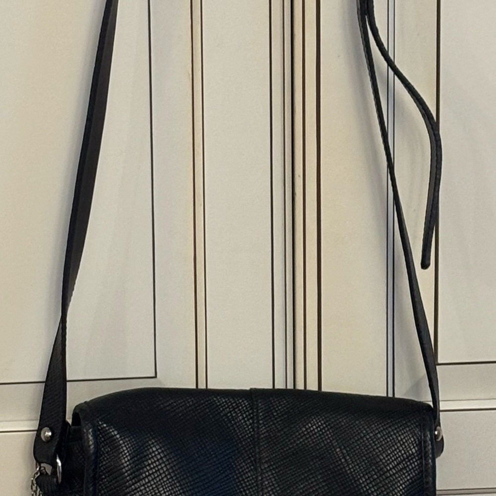 Longchamp Quadri Black Leather Crossbody Shoulder Bag. - Picture 4 of 7